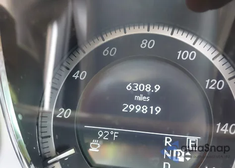 2011 Mercedes-Benz E 550 4Matic из США, поврежденный, VIN WDDHF9AB4BA415685